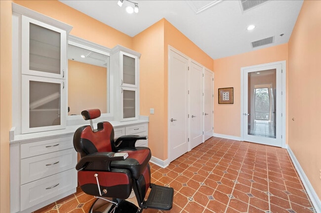 Building Photo - 701 Pilot Ln