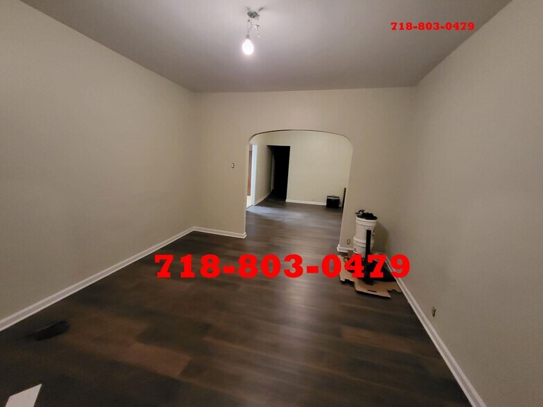 Building Photo - 97 W 54th St