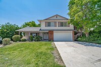 Building Photo - Spacious 4-Bedroom Home with Sun Room & Vi...