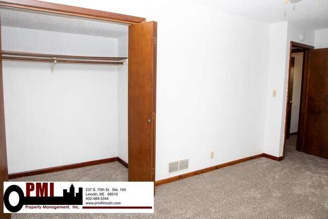 Building Photo - 3800/3802 Keith Cir