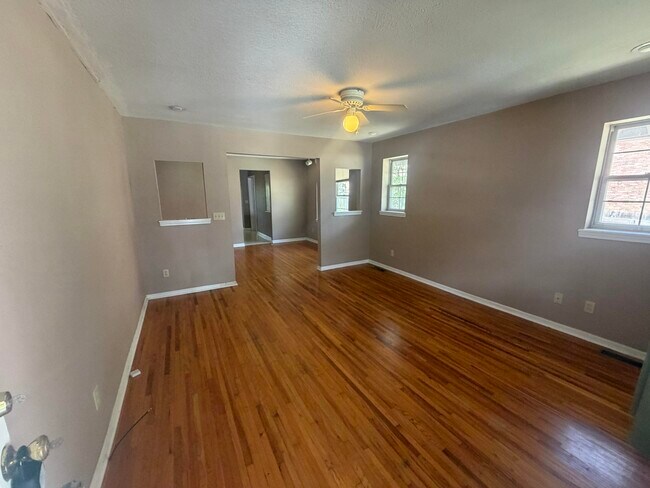 Building Photo - 207 Dorsey St