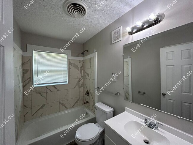 Building Photo - 1480 Moss Point Dr