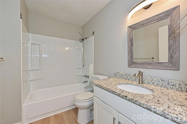 Building Photo - 321 Hamilton Dr NE