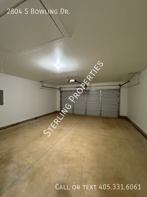 Building Photo - 2804 S Bowling Dr