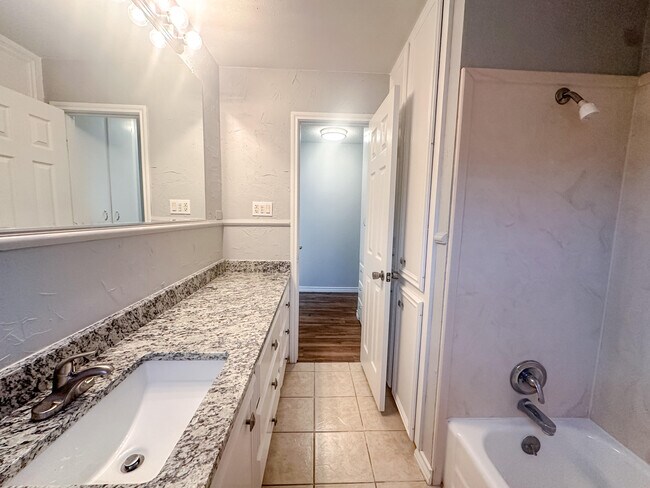 Building Photo - 5403 32nd St