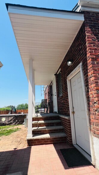 Building Photo - 28 Linden Ave