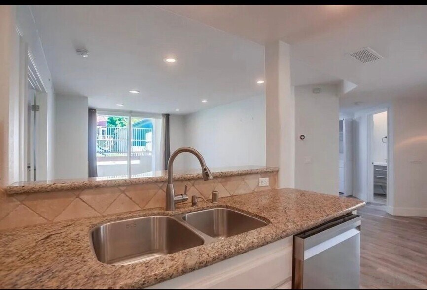 Building Photo - 450 Stoney Point Way