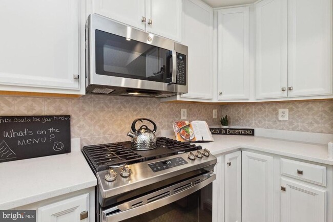 Building Photo - 10700 Presidential Pkwy