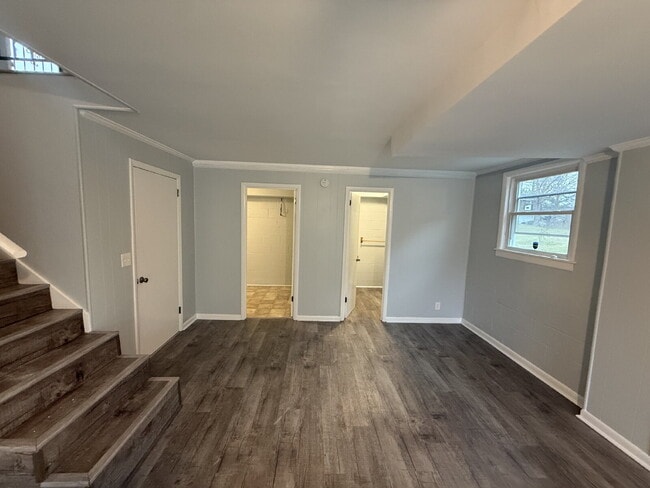 Building Photo - 2bed/2bath with Bonus room and garage! 2600B Dixon Drive, Nashville!