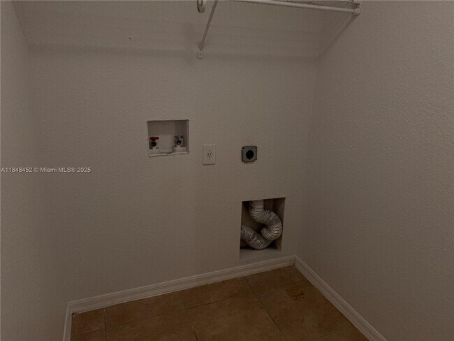 Building Photo - 13755 SW 48th Ct
