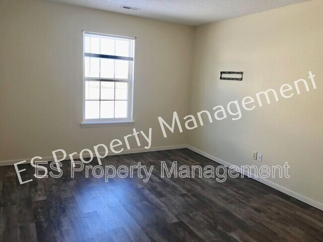 Building Photo - 5742 Ashcroft Dr