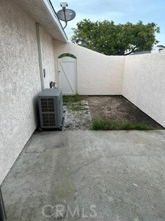 Building Photo - 2287 Levante St