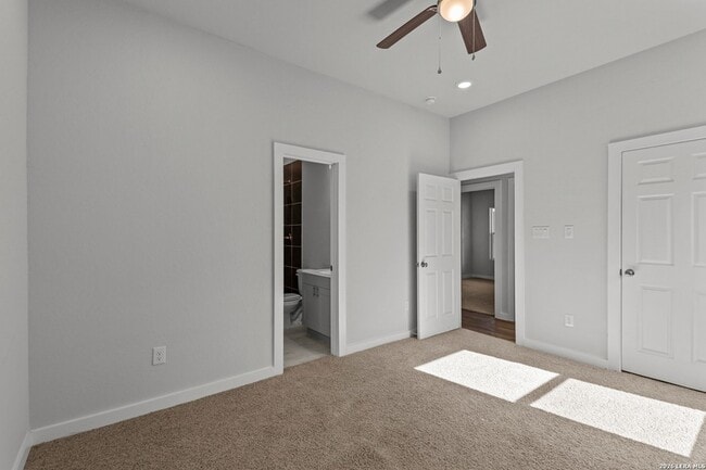 Building Photo - 117 Magendie St