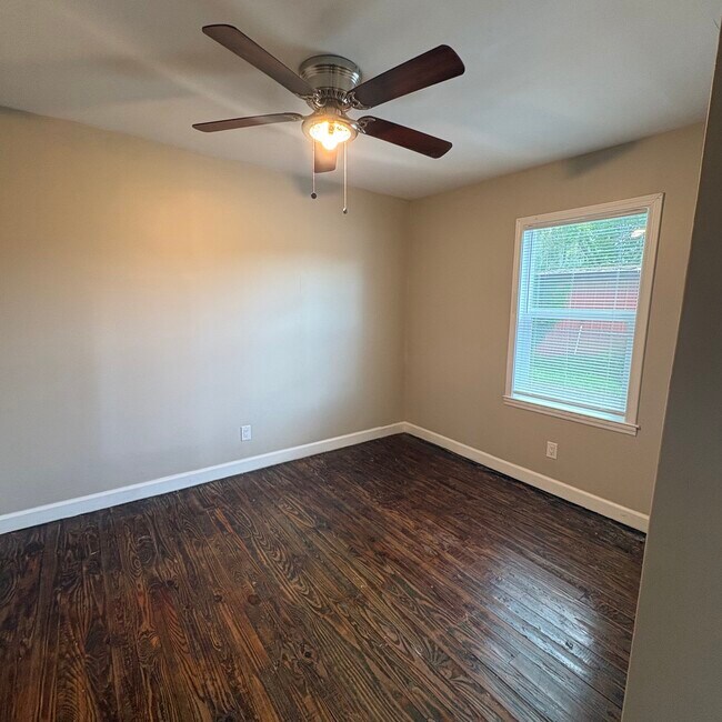 Building Photo - 4202 Whitlock St
