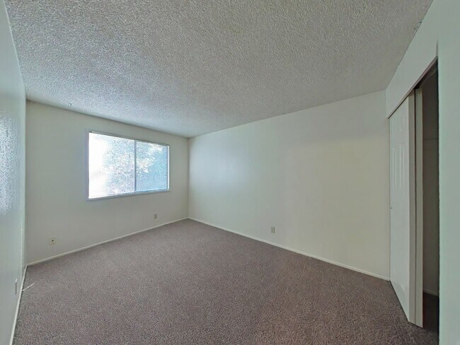 Building Photo - FALL SPECIAL ~ $920 OFF FIRST MONTH RENT