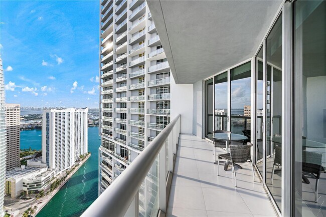 Building Photo - 475 Brickell Ave