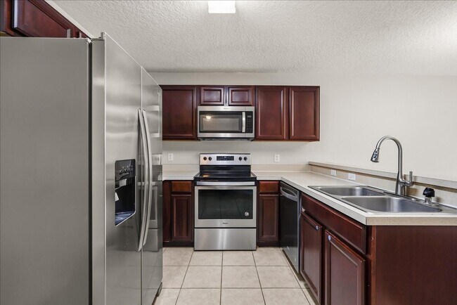 Building Photo - 13536 Tea Rose Way