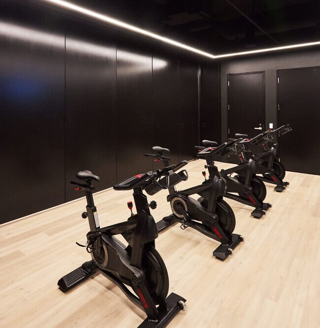 Building Photo - 1000 S Michigan Ave