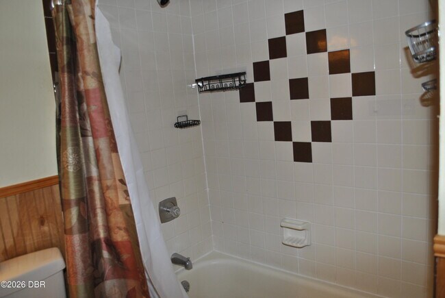 Building Photo - 5590 Lancewood Cir S