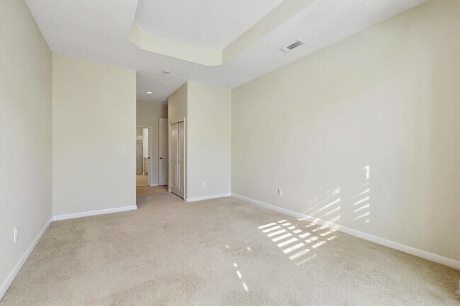 Building Photo - 827 SW Grand Reserves Blvd