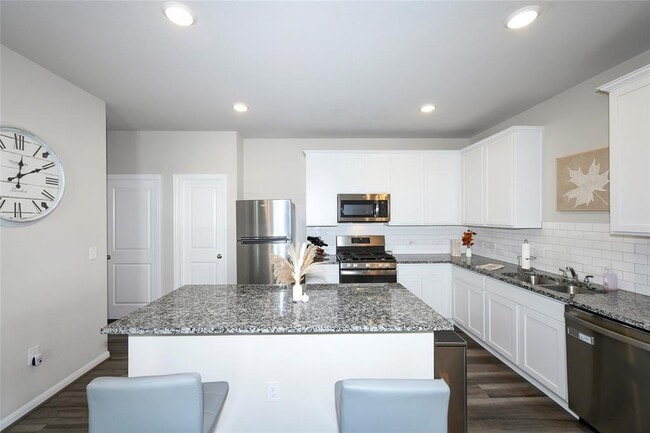 Building Photo - 206 Bent Creek Dr