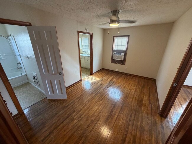 Building Photo - 1411 S Ong St