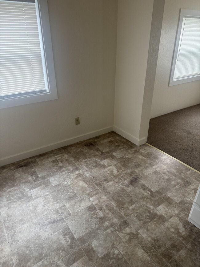 Building Photo - 6117 Table Rock Rd