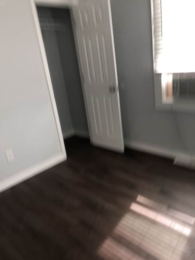 Building Photo - 4 Bed 1 Bath home for rent