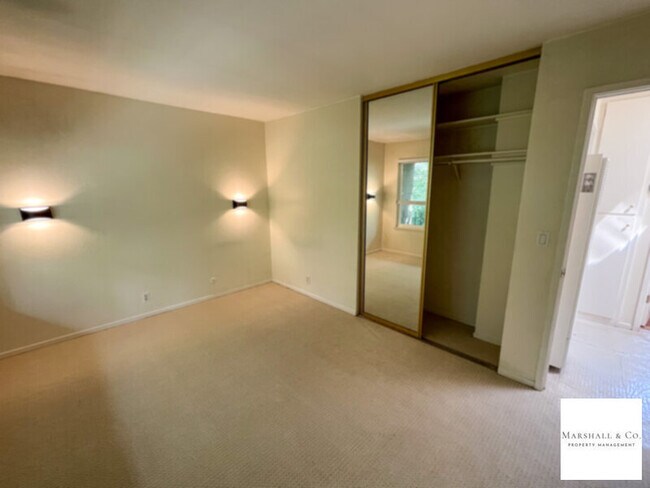 Building Photo - NEW LISTING! UPDATED 2BR/1BA IN CORTE MADERA W/ PARKING, NEW FLOORING, POOL, GREAT LOCAT