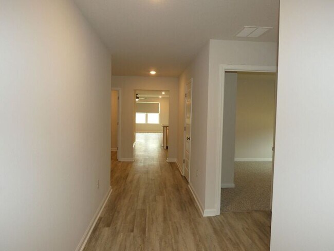 Building Photo - 8617 Tarsus Dr
