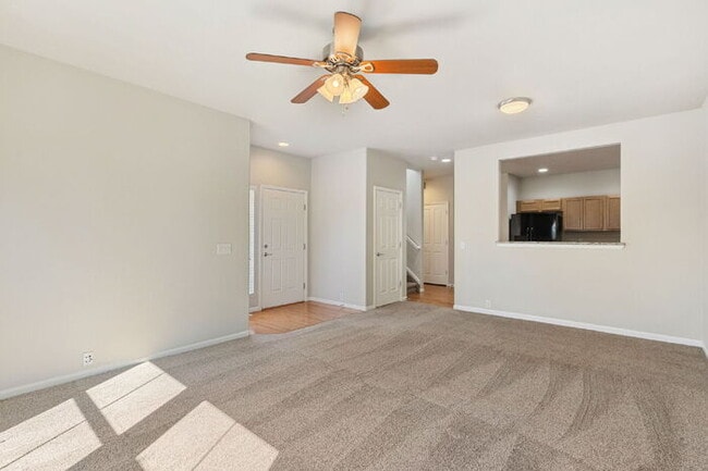 Building Photo - Granite Kitchen, Central AC, Oversized Gar...