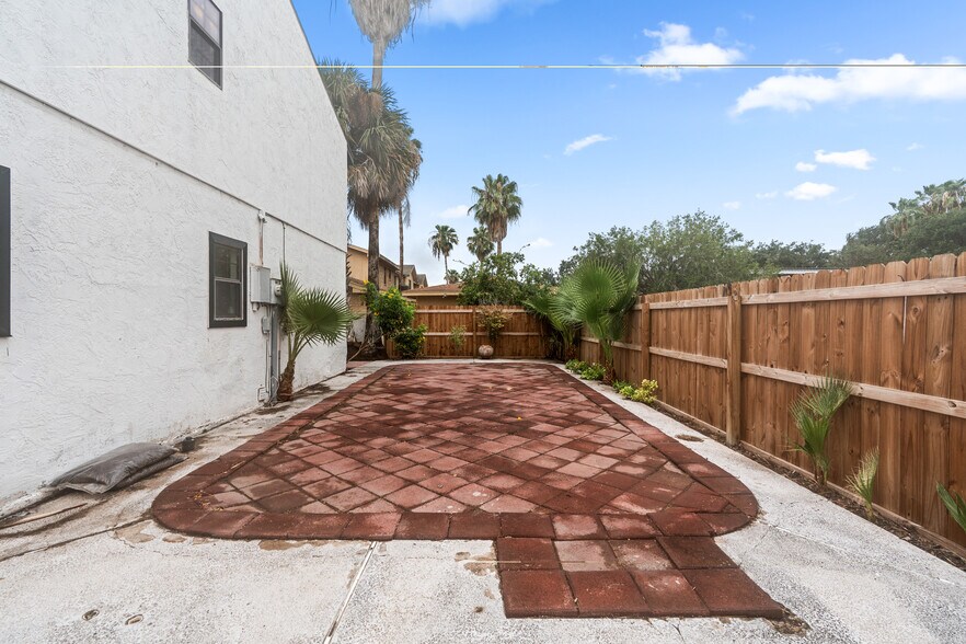 Building Photo - 3821 N 7th Ct