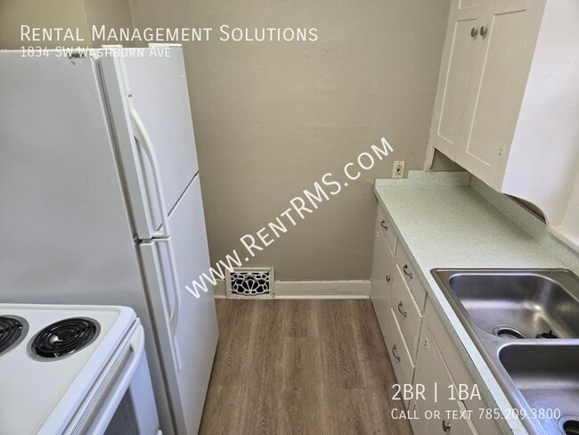 Building Photo - 1834 SW Washburn Ave