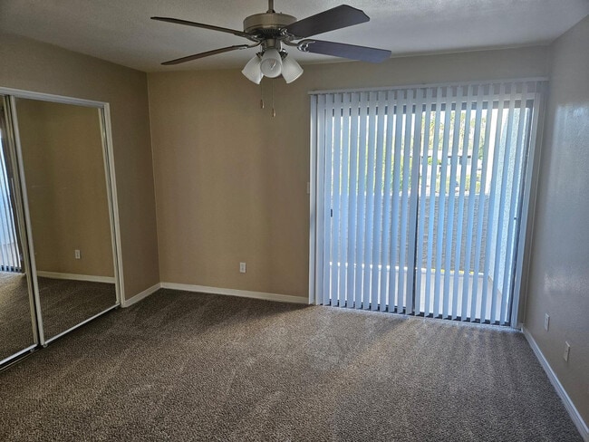 Building Photo - 885 N Granite Reef Rd