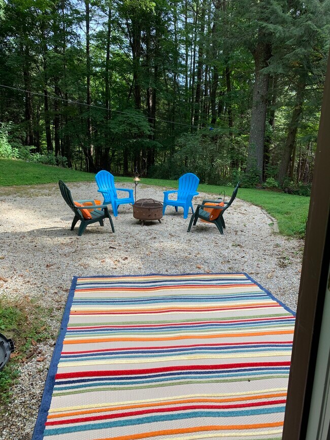 Building Photo - 47 Pine Knoll Rd