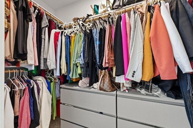 Building Photo - 25 Crossing Ln