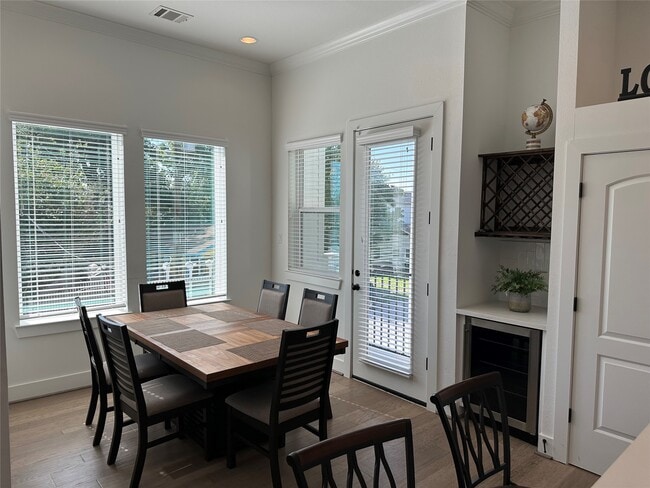 Building Photo - 2714 Nagle St