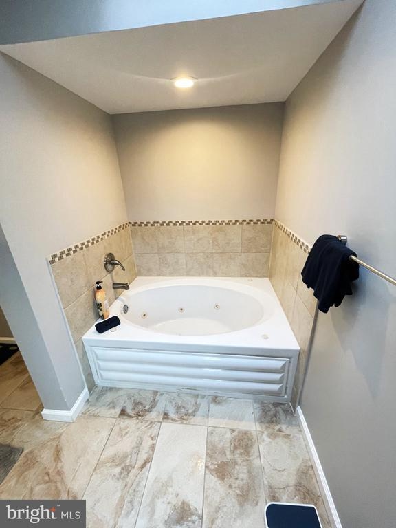 Building Photo - 13209 Lantern Hollow Dr