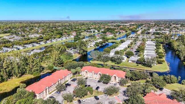 Building Photo - 1165 Golden Lakes Blvd
