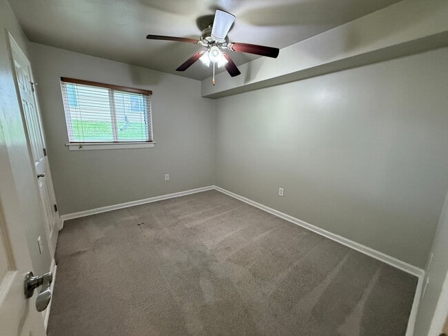 Building Photo - 1730 Liberty Ln