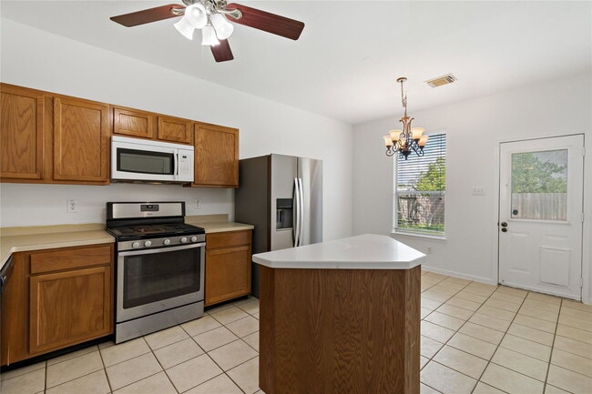 Building Photo - Jefferson Street, Pearland, TX 77584 - 3 BR 2 BA single-family home