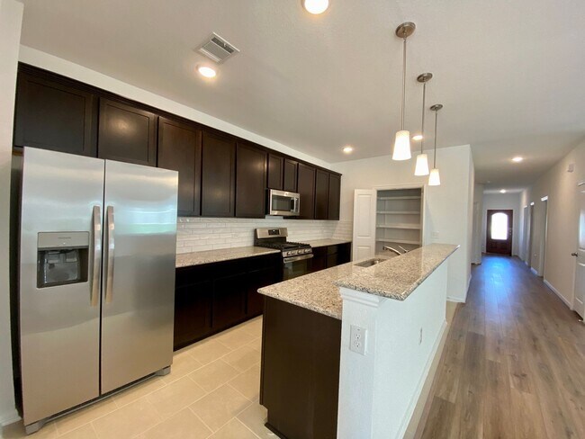 Building Photo - Stunning 4/2 Brand New Home in Kyle!