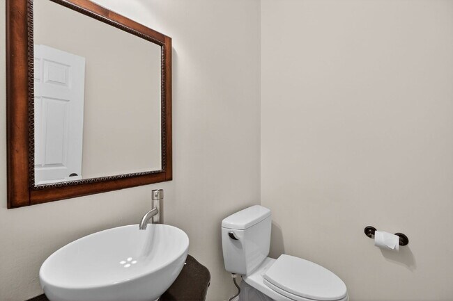 Building Photo - Great home in highly desired Brookstone Subdivision with Cobb County Schools.