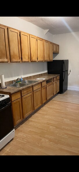 Primary Photo - 825 Harrison St