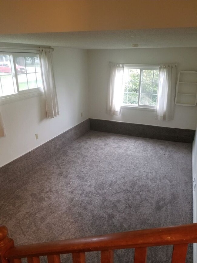 Building Photo - Charming 3 bedroom, 1.5 bathroom 1,448 sq....