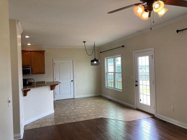 Building Photo - 108 Carriage Hills Ln
