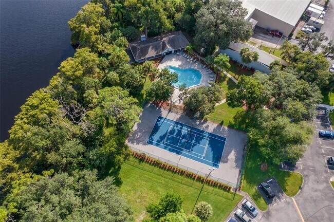 Building Photo - 1808 Northlake Dr