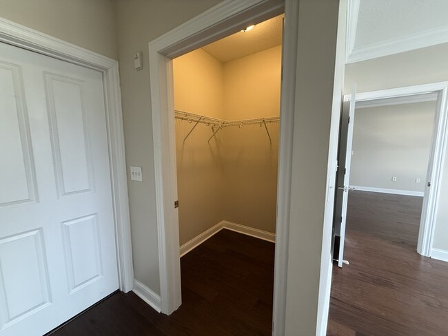 Building Photo - Charming 2 beds 2 baths in Columbus!