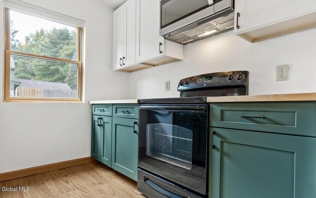 Building Photo - 24 Thimbleberry Rd