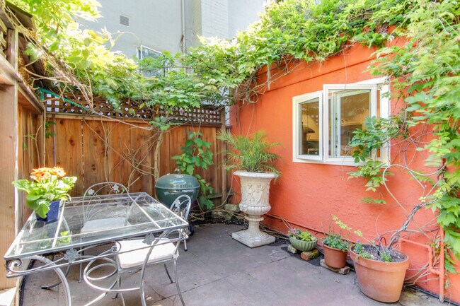 Cottage patio - 1738 Martin Luther King Jr Way